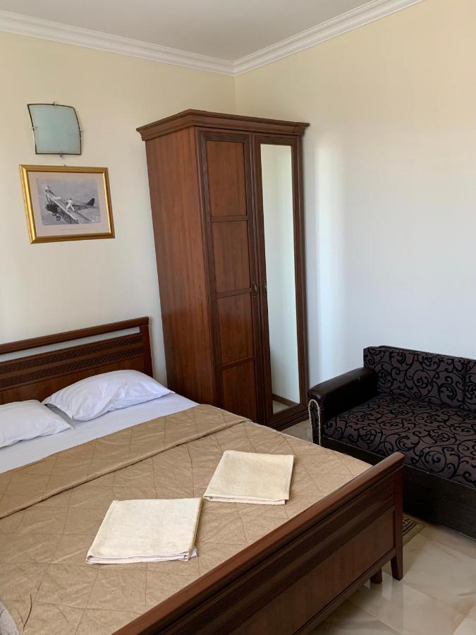 Guest House Aphyn Leto Gagry Eksteriør bilde